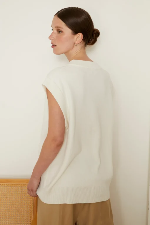 NORAH VEST