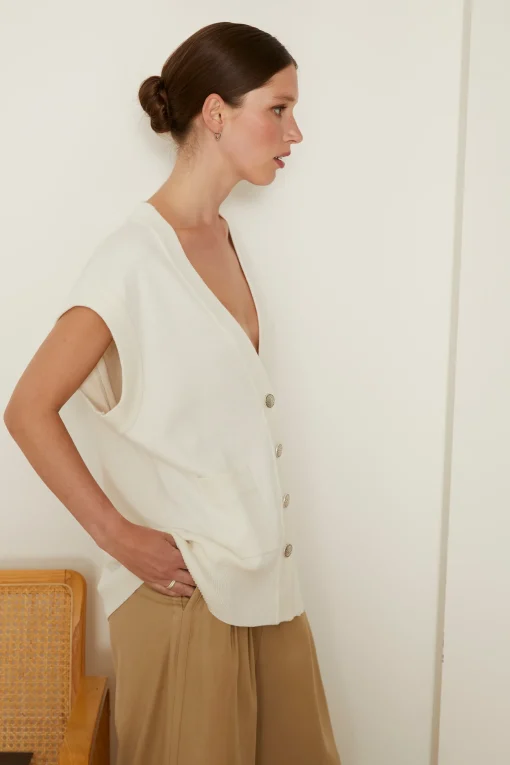 NORAH VEST